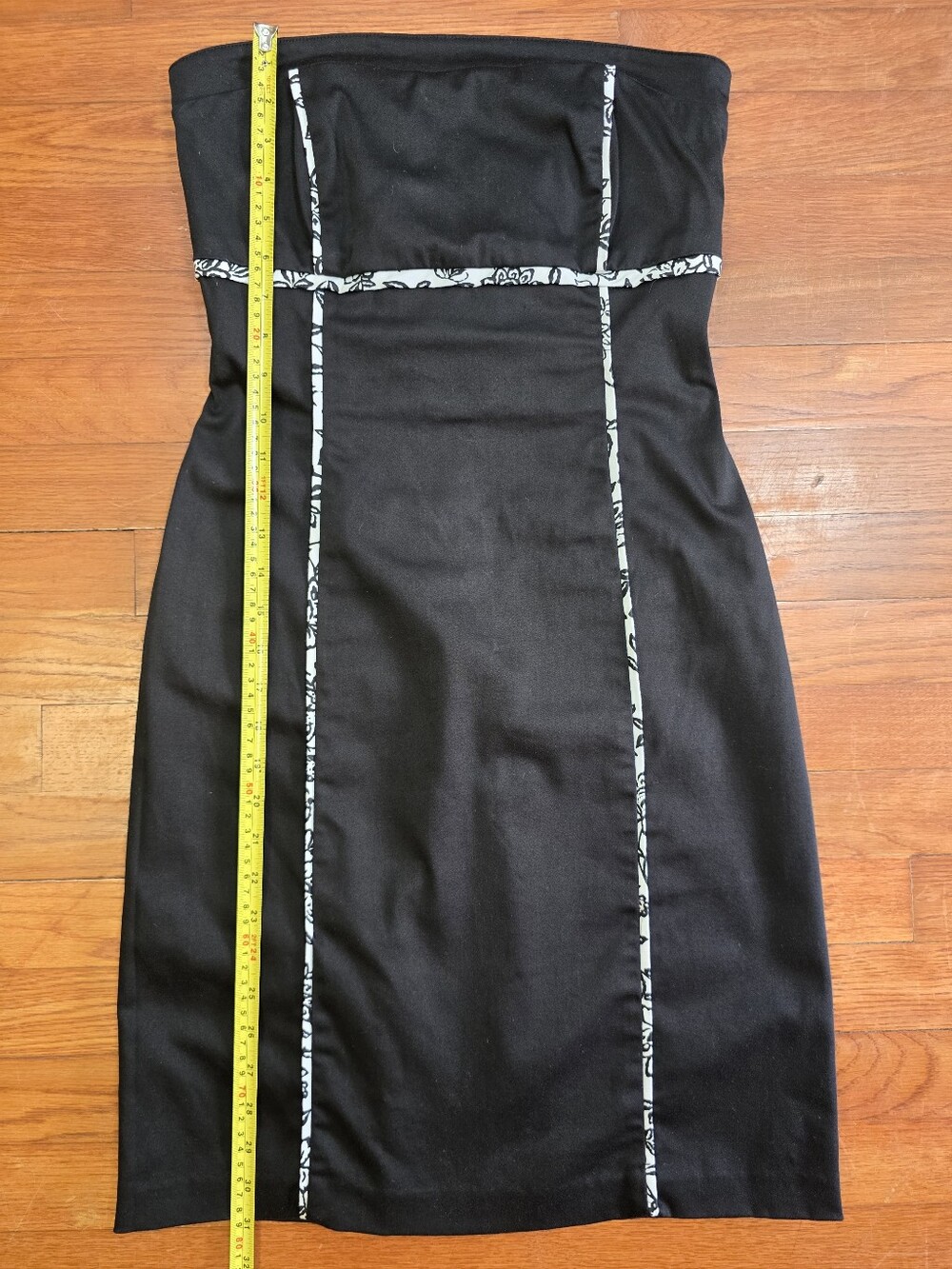 White House Black Market Black Floral Trim Strapless Cocktail Sheath Dress Sz.4 - Picture 12 of 12